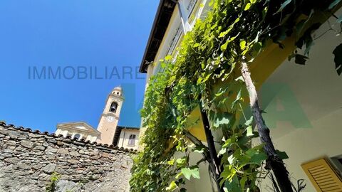 Romantica e luminosa casa ticinese con deliziosa corte interna privata