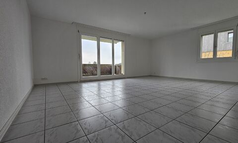 A LOUER à LENTIGNY
Appartement de 3.5 pièces au 1er étage