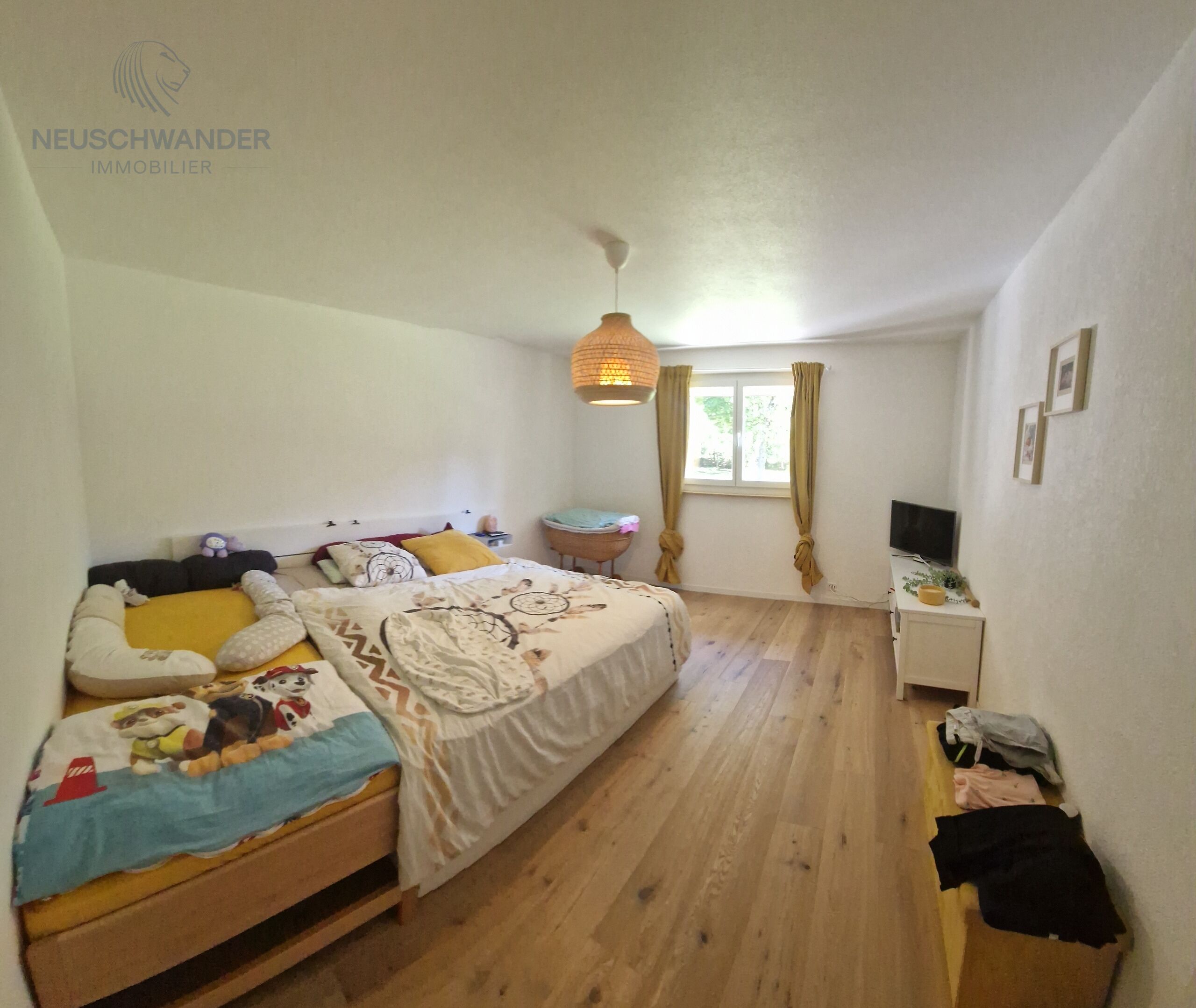 bedroom 1 - master