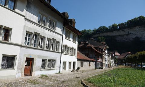 3 pièces avec cachet en Basse-ville de Fribourg
