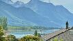 Large mansion with 3 apartments overlooking the lake
