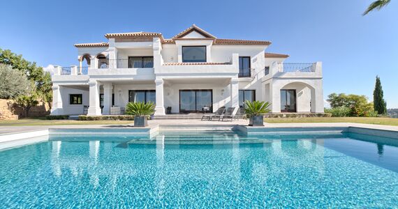 EXTRAKLASSE - REPRÄSENTATIVE VILLA IN BENAHAVIS
