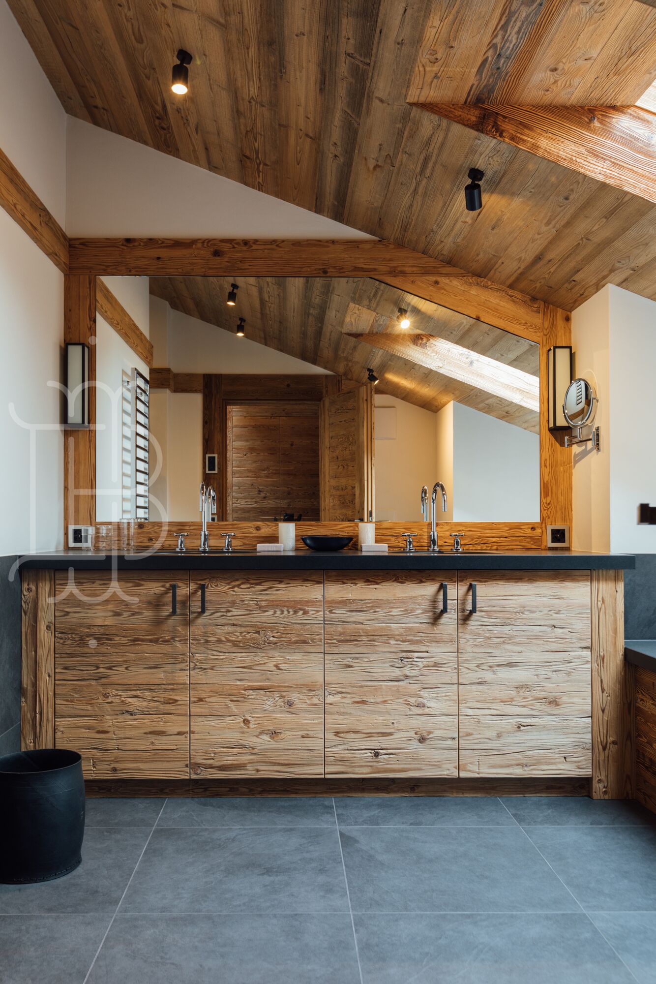 Interior view 6