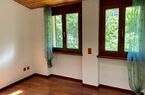 Deliziosa casa con giardino nel nucleo storico del  villaggio al lago