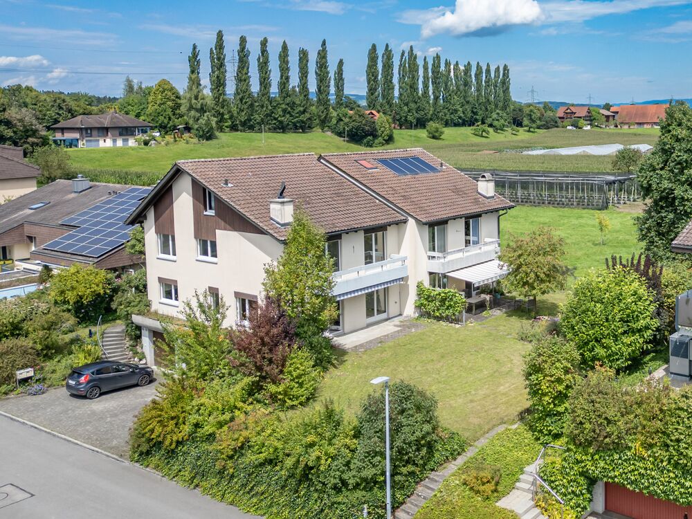 Doppeleinfamilienhaus mit grossem Garten und viel Potenzial