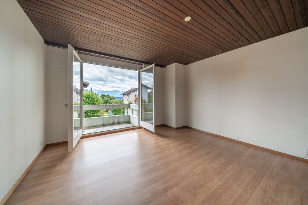 Doppeleinfamilienhaus mit grossem Garten und viel Potenzial