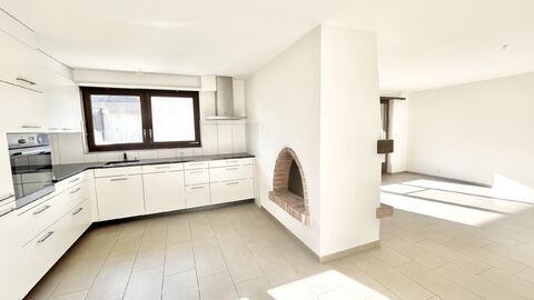 Helle und grosszügige Wohnung am Fusse des Rebberges