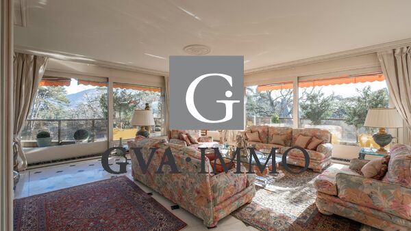 Florissant district, high floor, luxury building