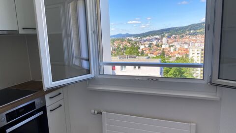 Appartement de 4.5 pièces entièrement rénové avec vue splendide !