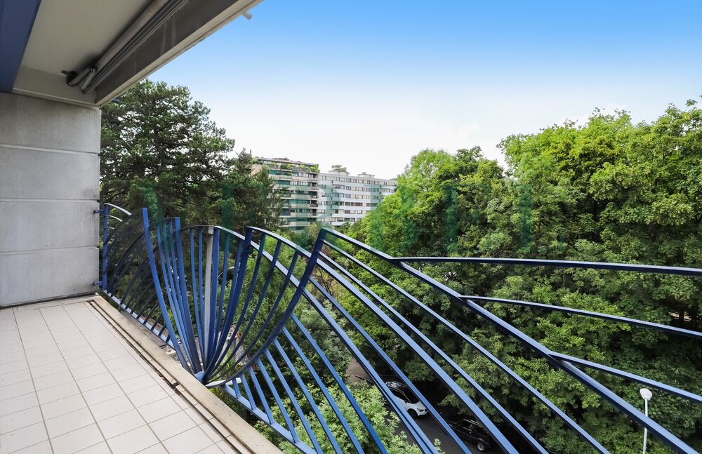 Appartement traversant et lumineux de 5 pièces à Champel