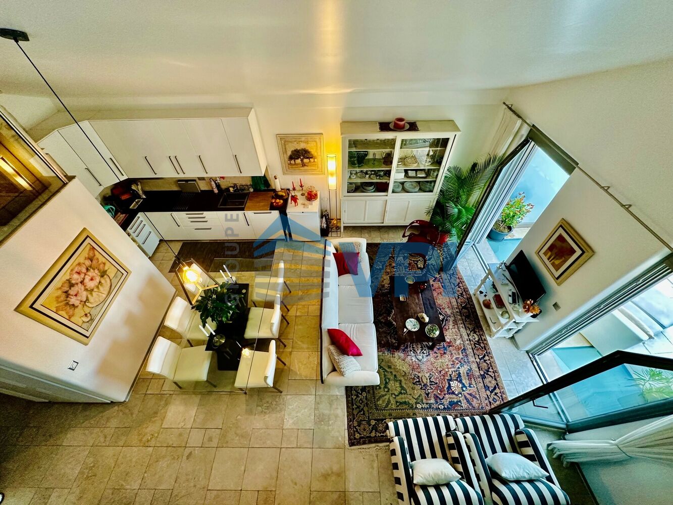 Bel appartement en duplex avec vue sur le lac