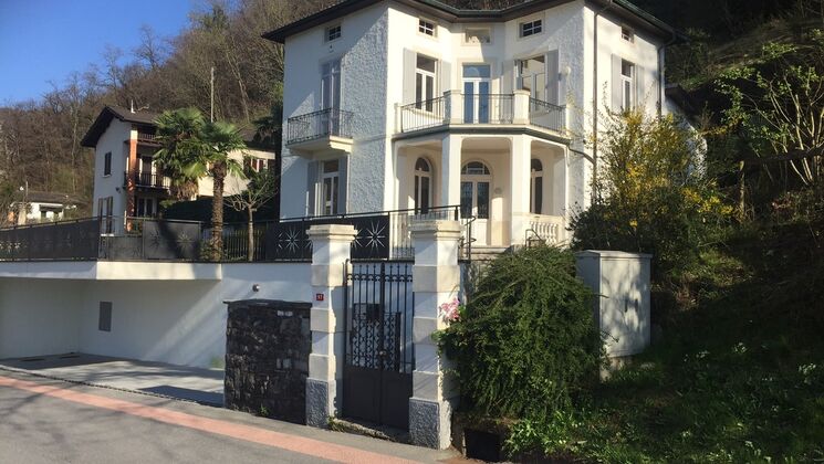 Villa CH-6918 Figino