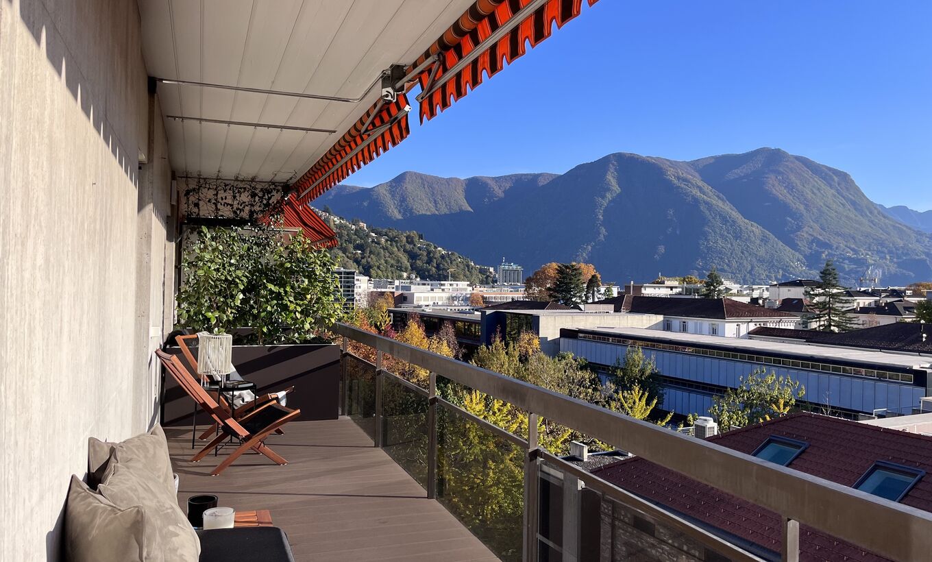 Schöne Attikawohnung in zentraler Lage