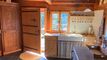 Trop tard ! chalet authentique très bien entretenu avec soleil et vue