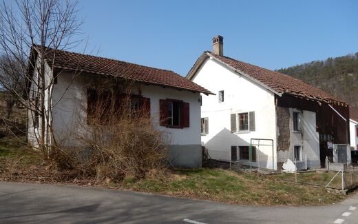 House for refurbishment CH-2829 Vermes
