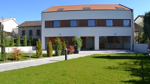 In Dardagny, MAGNIFICENT twin villa of 7 rooms (260 m2)