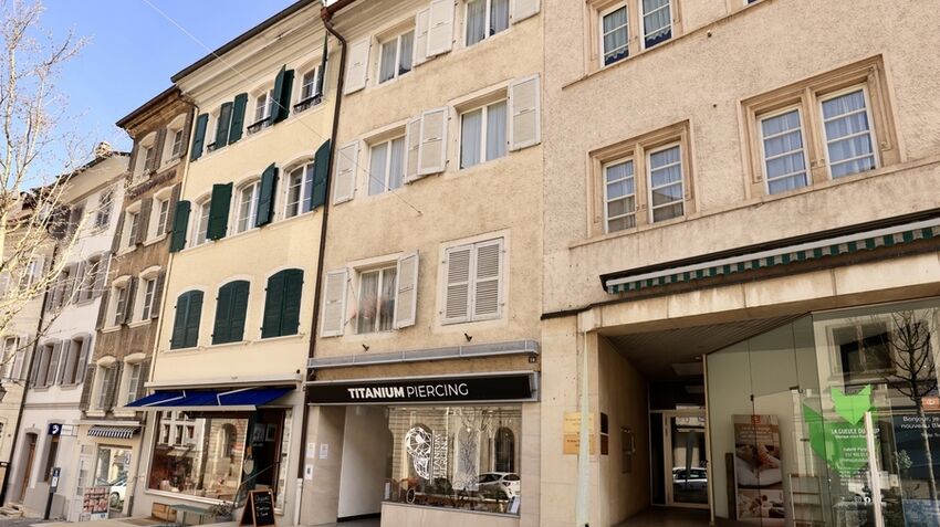 Investment building