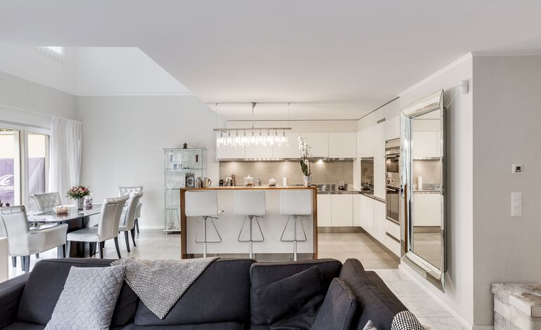 Au centre-ville, bel appartement récent avec terrasse