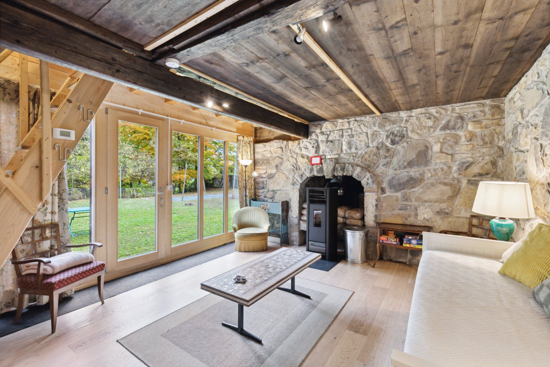 Unteres Erdgeschoss – Wohnzimmer – The Lodge