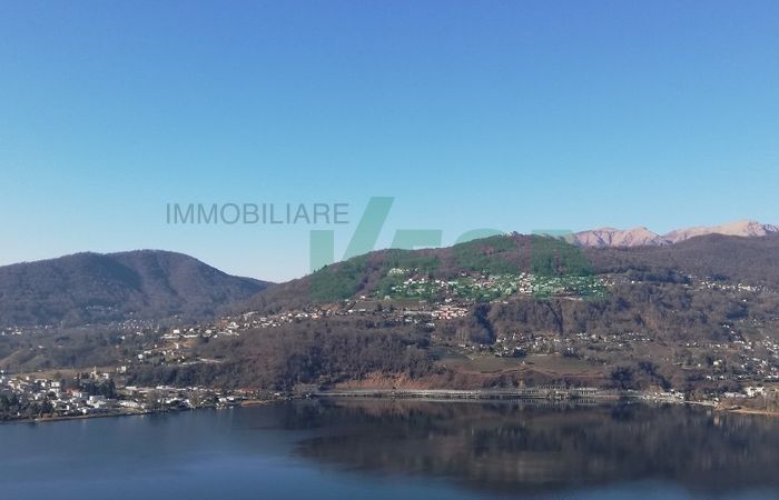 Splendid and new 2,5-room apartment with wonderful panoramic lake view