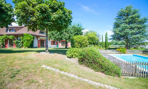 Unique 600M2 country home on 3000m2 of land only 15 min from Geneva