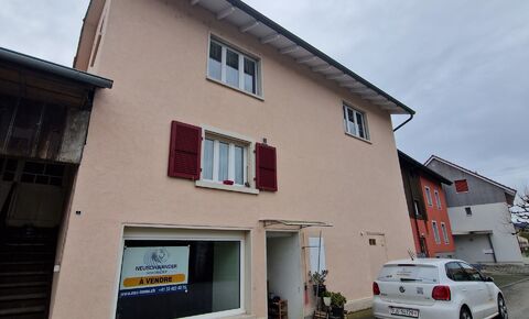 Rental house/building with accommodation and commercial space