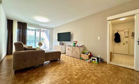 Bright apartment with 2 balconies, elevator and indoor parking space