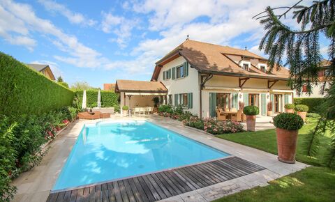 Stylish, comfortable and totally refurbished home in prime location