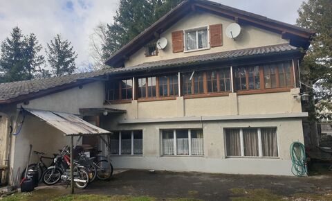 Rental house composed of 2 apartments, annexes and land 2'283m2