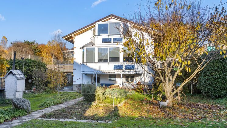 Charmante maison individuelle lumineuse avec un grand jardin à Prilly