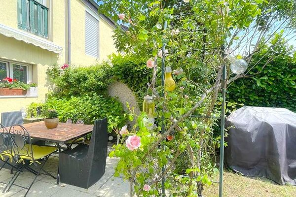 Maison avec joli jardin à Aïre