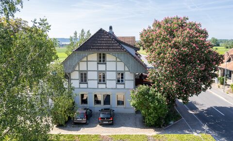2-Familienhaus mit viel Charme
Maison de 2-familles pleine de charme