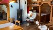Trop tard ! chalet authentique très bien entretenu avec soleil et vue
