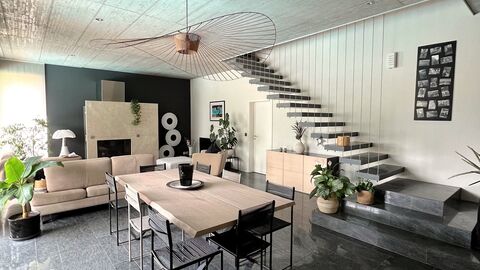 A vendre !!! Villa d'architecte de 6.5 pièces avec piscine.