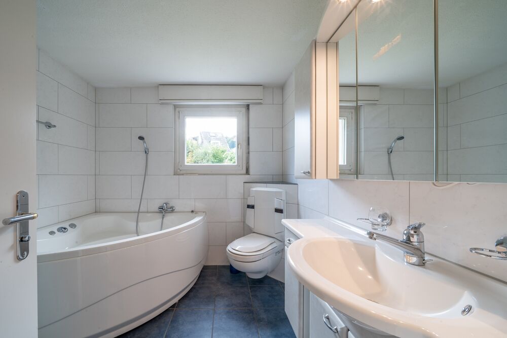 Grosszügiges Einfamilienhaus mit Gartenparadies