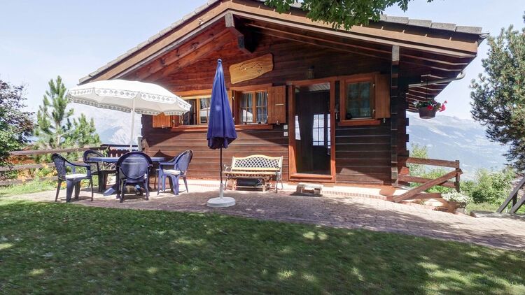 Chalet dans un quartier calme et facile d'accès, à Haute-Nendaz !