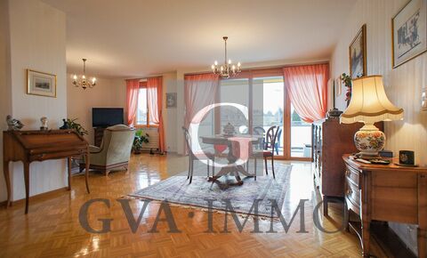 Very nice 6 room apartment close to all amenities