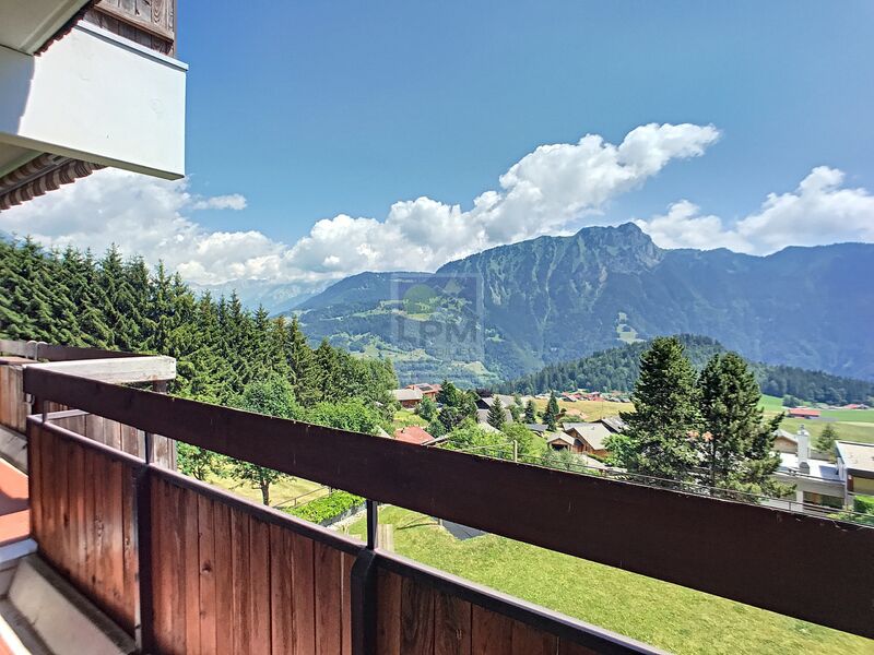 Renovated 2.5p apartment with exceptional view!
