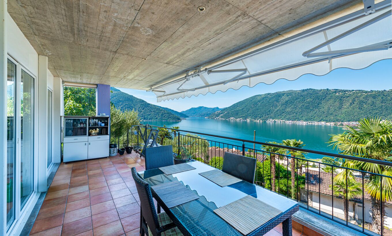 Modernes Einfamilienhaus mit fantastischer Seesicht