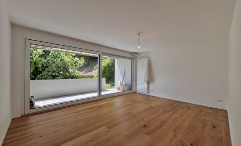 Appartement rénové de haute qualité avec balcon et parking