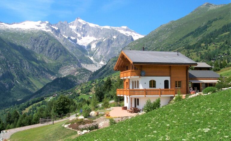 Spacieux chalet avec vue imprenable