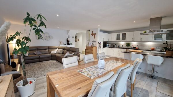 Very beautiful Modern Villa of 6.5 rooms