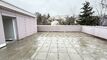 A VENDRE
IMMEUBLE D'HABITATION
4 GARAGES INDIVIDUELS
2 PLACES EXT.