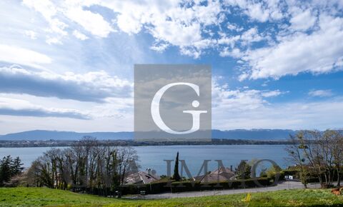 Superb building plot with panoramic view of the lake