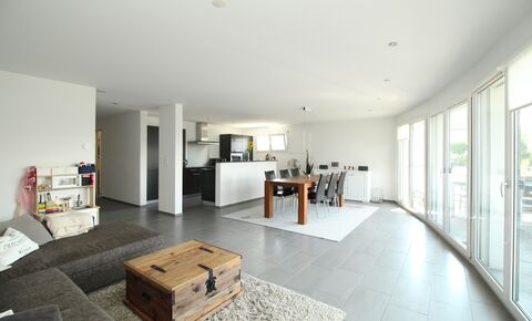 Moderne Wohnung an zentraler Lage mit Seesicht