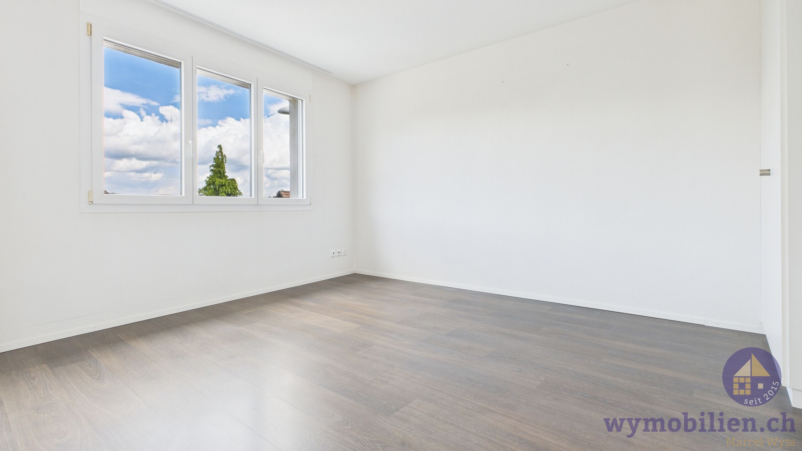 Zimmer 1 mit Einbauschrank 