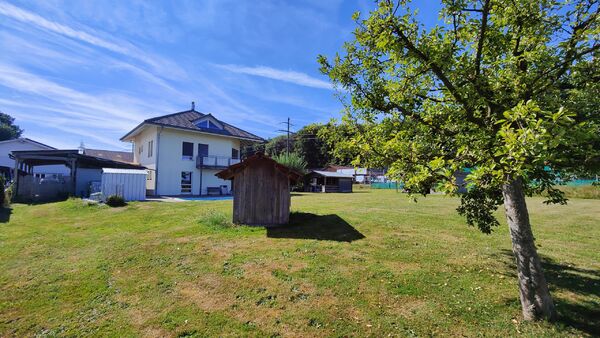 Einfamilienhaus  + Nebengebäude Physio/Kraftraum + Baulandreserve!