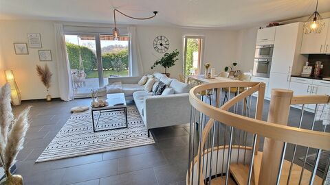 SPACIEUX APPARTEMENT DE 3.5 PIECES AVEC JARDIN-TERRASSE PRIVATIF