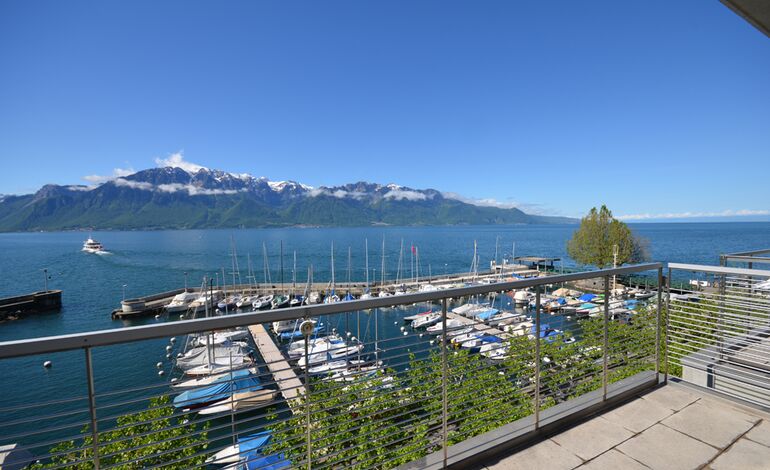 Attique de 4.5 pièces 
En première ligne lac