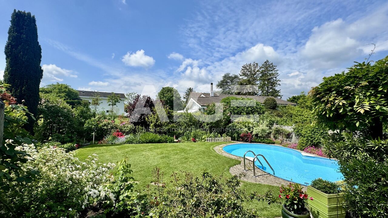 Jolie villa en pignon avec piscine